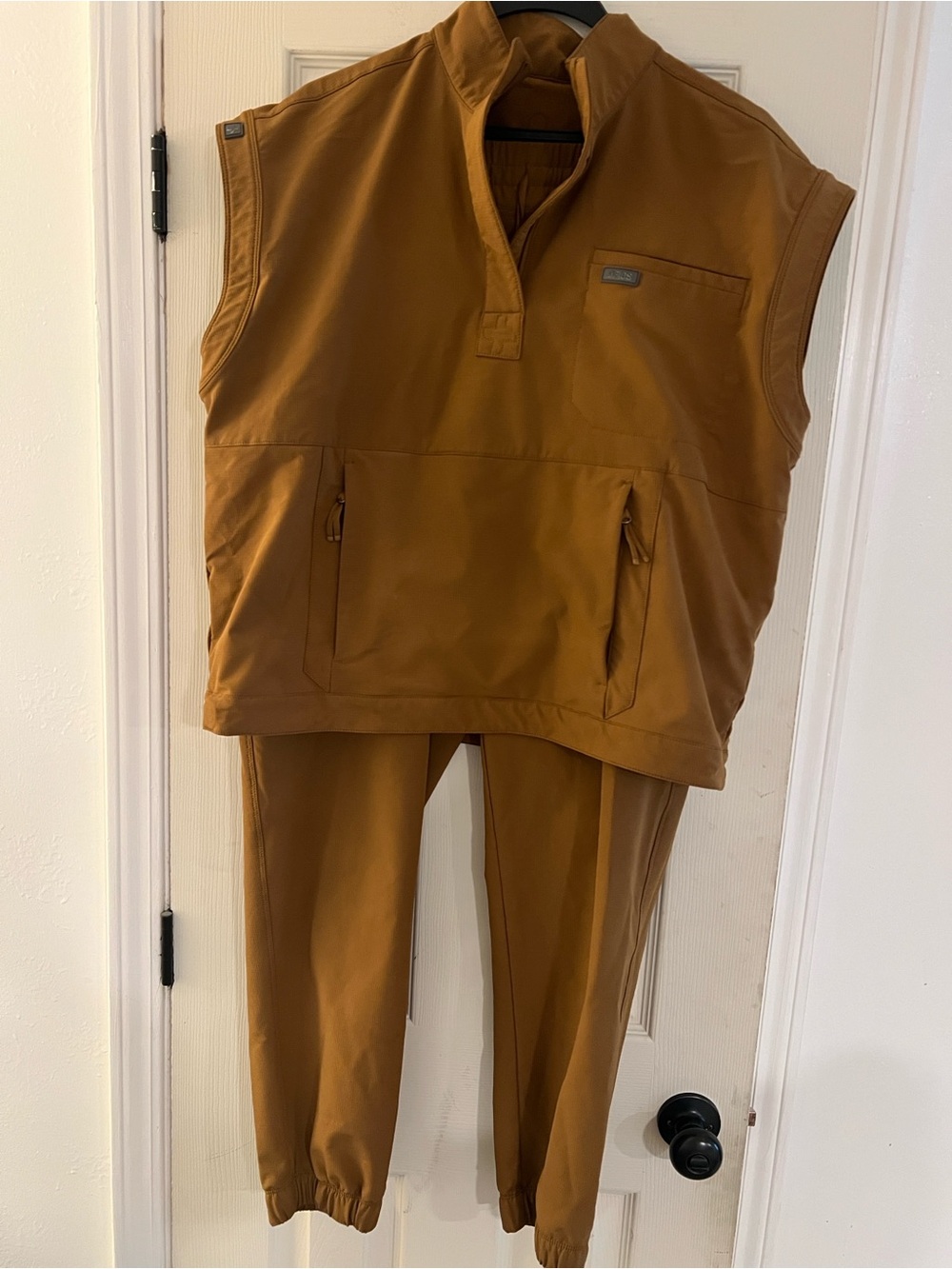 Figs Women's Jogger Set in Caramel
